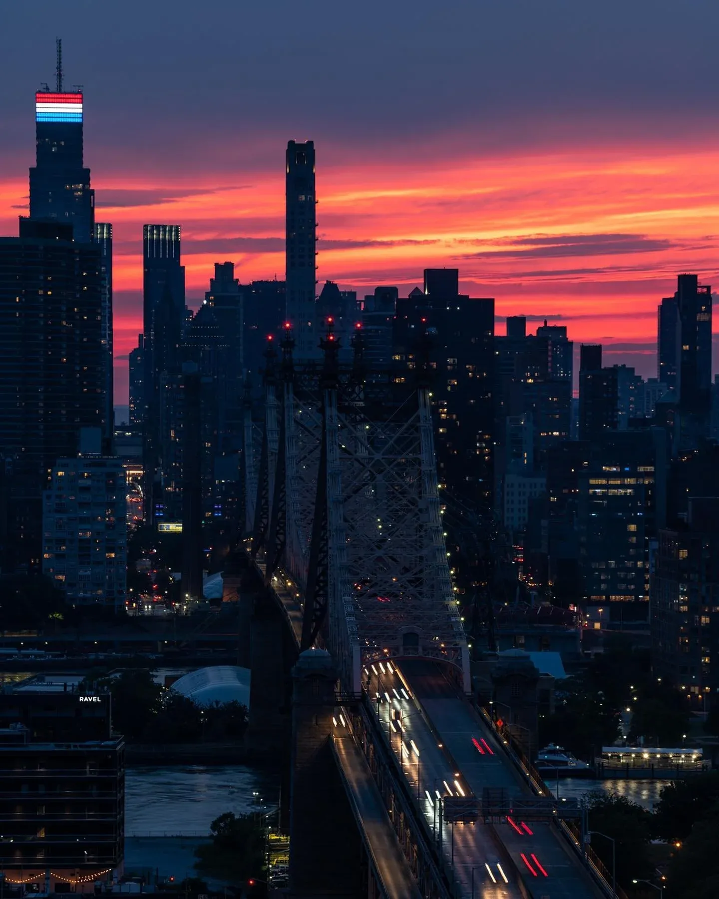 What a burner of a sunset over Manhattan to kick off the month of June. The city is going to be lit π₯ this summer. I can feel it.
•
•
•
#sunset #newyork #newyorkcity #nyc #ig_nycity #igersofnyc #nycprimeshot #seeyourcity #newyork_inst
